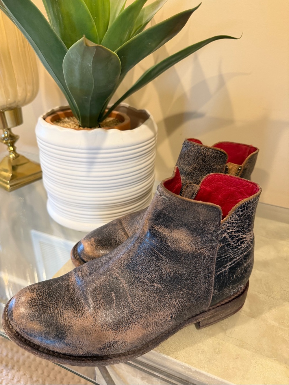 BedStu Yarisa ankle boots 8.5 rustic brown, red bottoms
